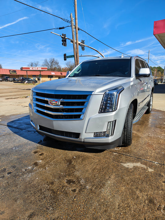 5 Expert Car Detailing Tips for a Showroom Shine