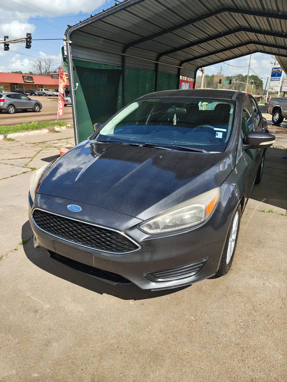 Shine On the Go: Quick Car Detailing Tips for Busy Drivers